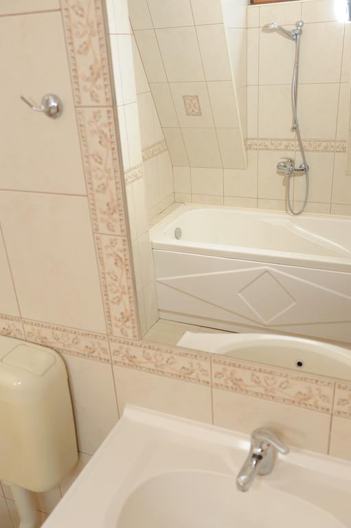 Complex Racic Hotel Voyvodinovo Room photo